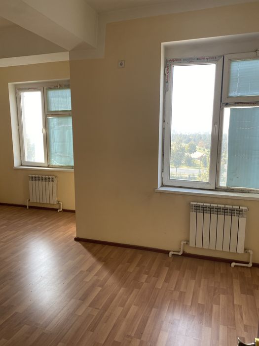 Квартира сотилади стадион истиклол 2 хонали 65 кв.м 3 чи этаж янги кур