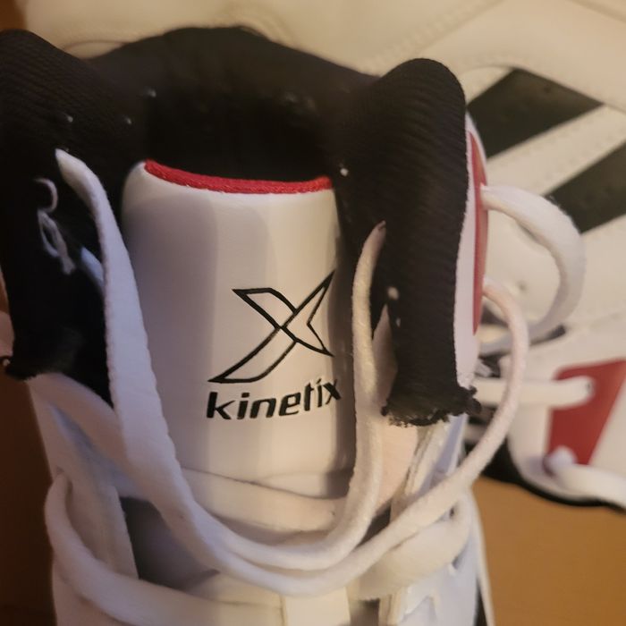 Спортни обувки kinetix