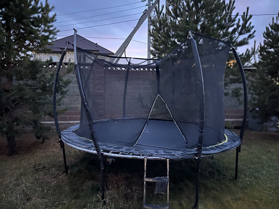 Батут в хорошем состояни 50 мын