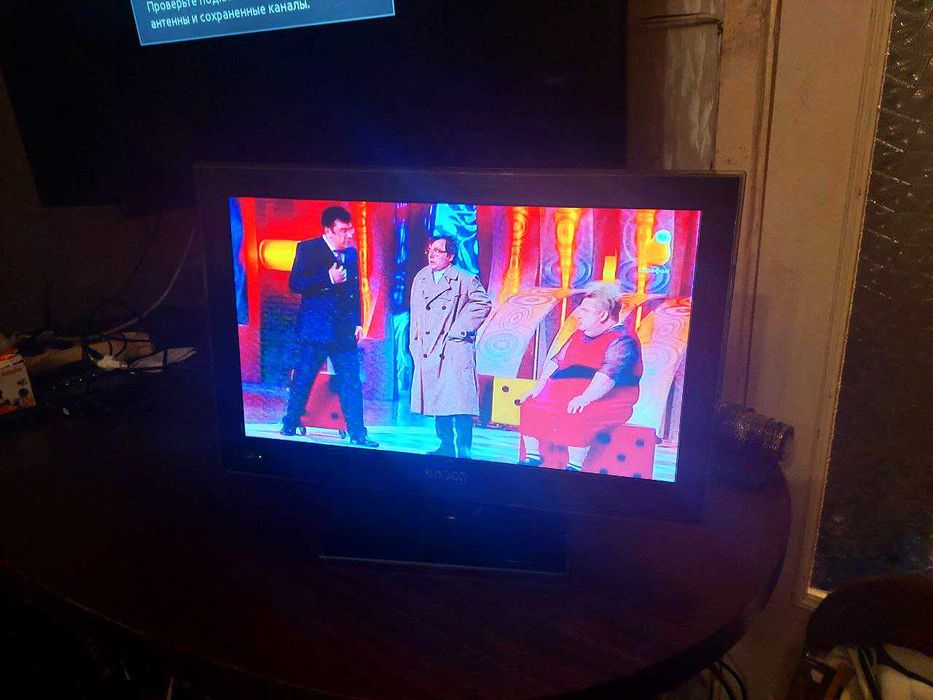 Продам небольшой телевизор Royson 47 см