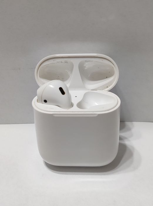 AirPods 2 (кейс+левое ухо)
