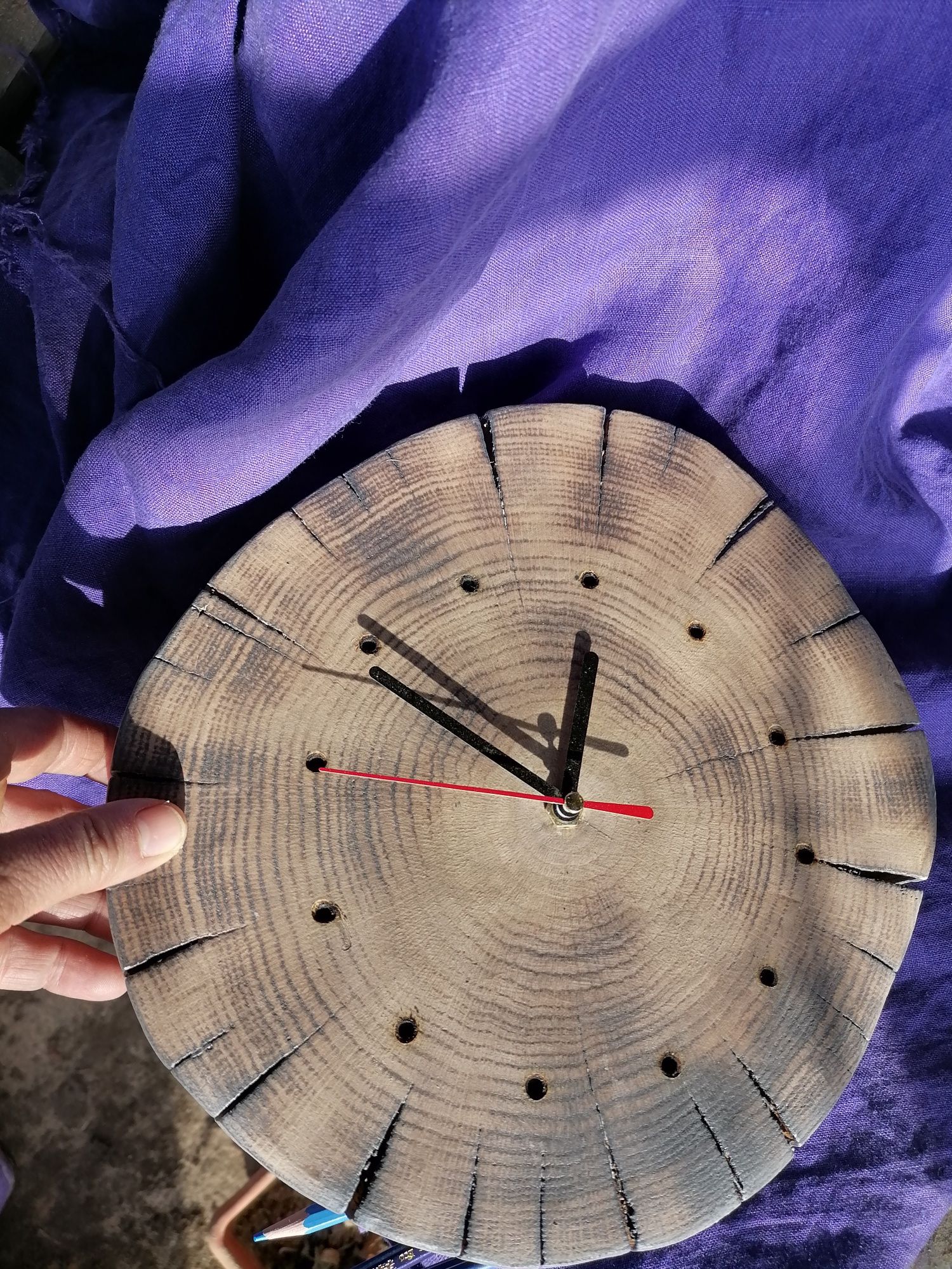 Ceas din lemn de stejar, lucrat manual