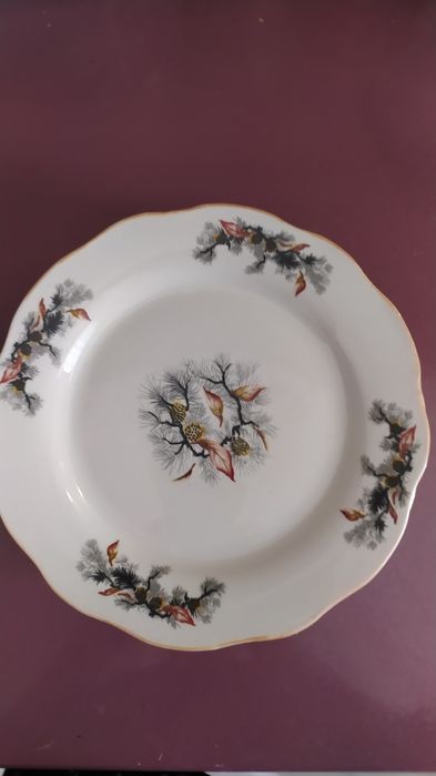 Тарелки  обеденные