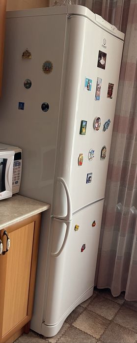 Холодильник бытовой - Indesit