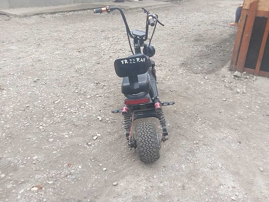 Vând mini scuter electric trotty