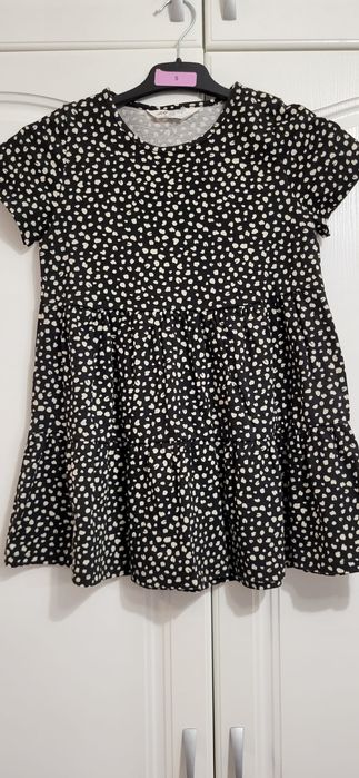 Rochie clos cu buline H&M
Marimea 128 cm (7-8 ani).