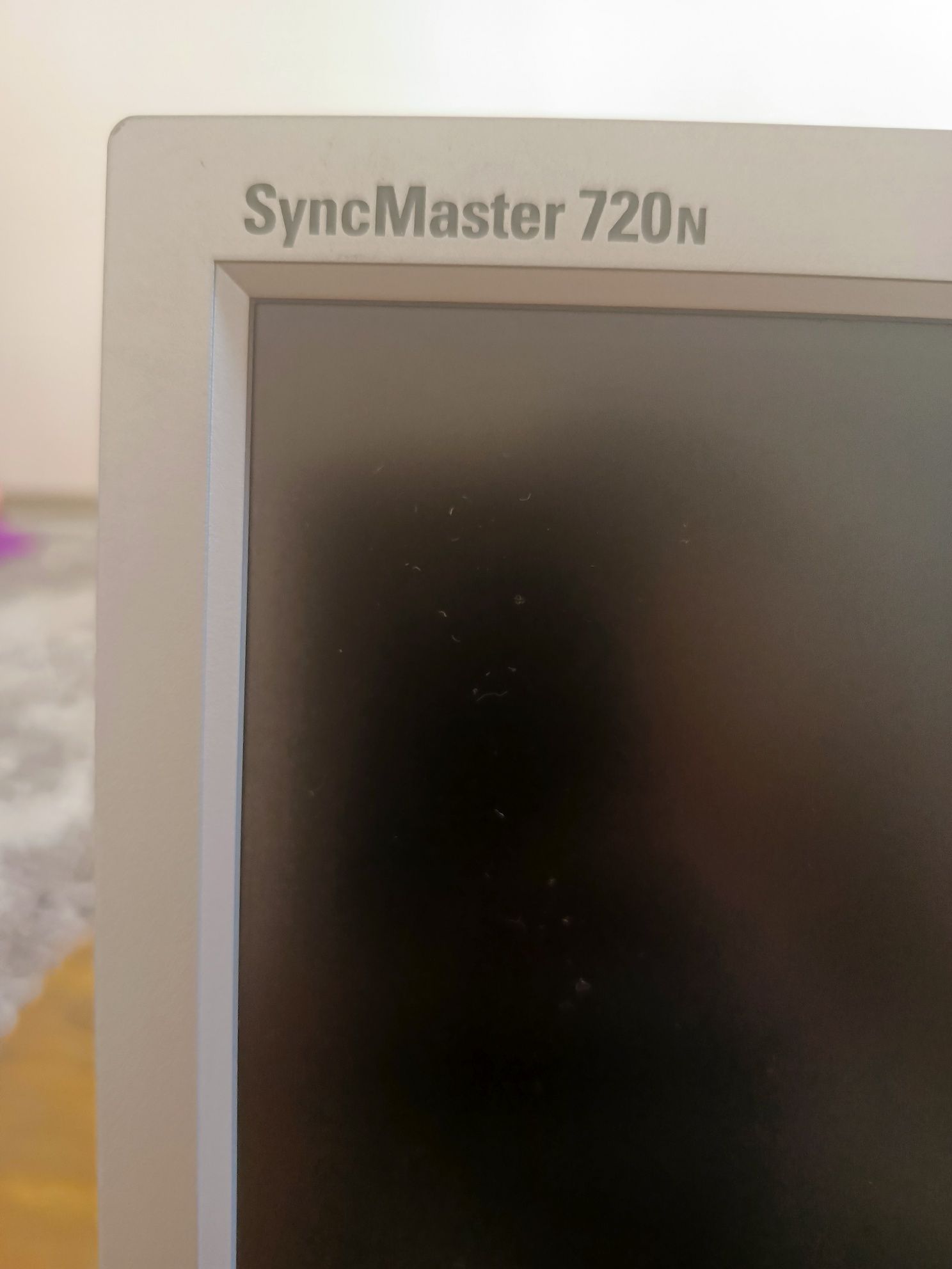 Монитор Samsung 720 N
