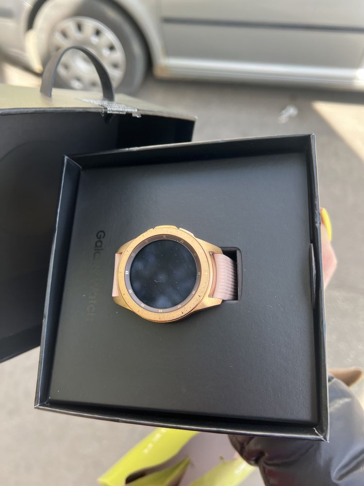 Samsung galaxy watch rose gold