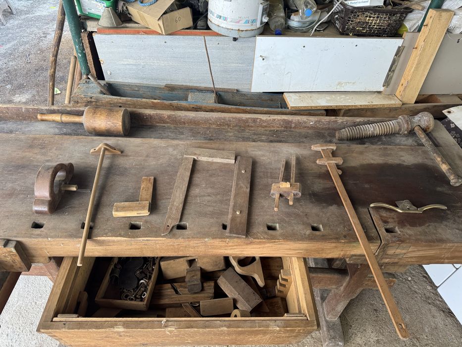 Masa tamplarie cu accesorii