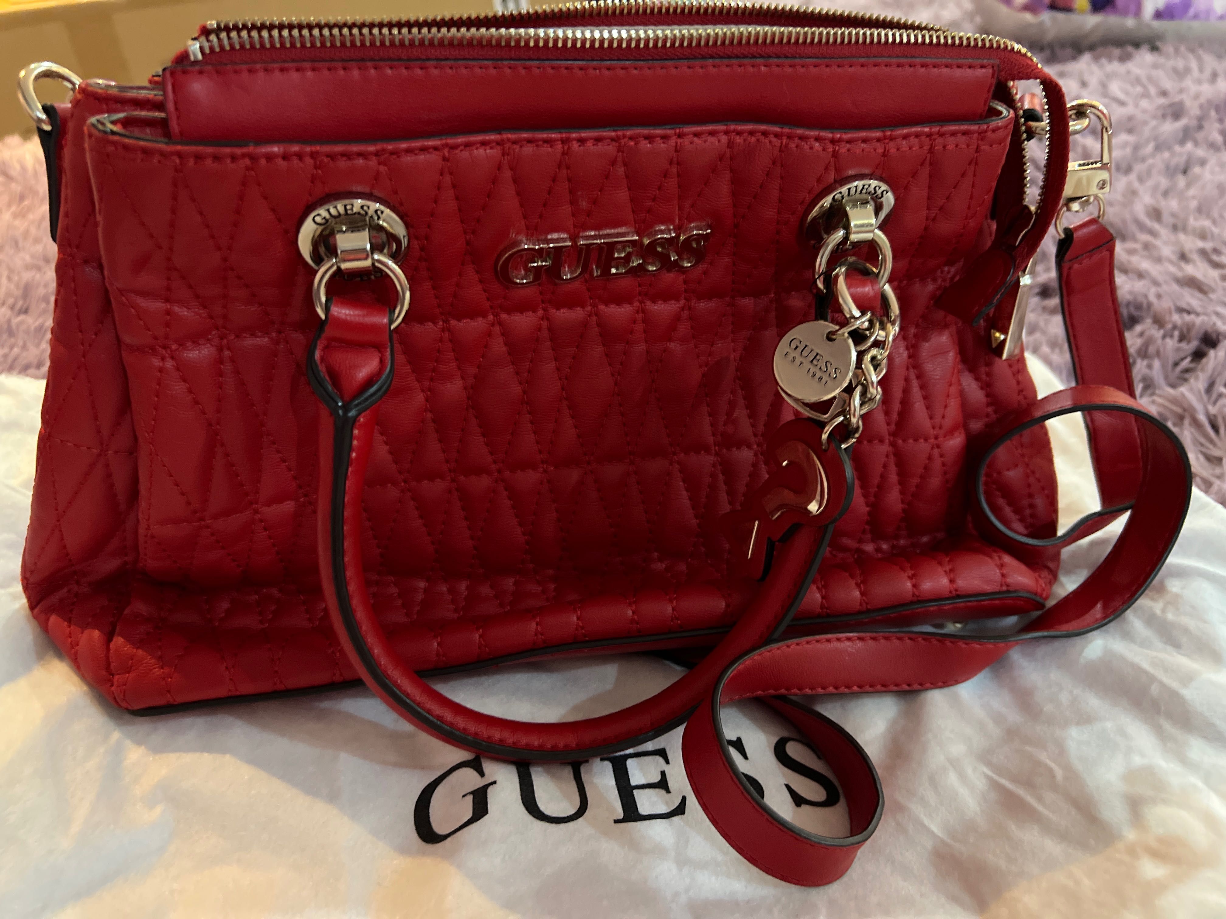 Дамска оригинална чанта Guess