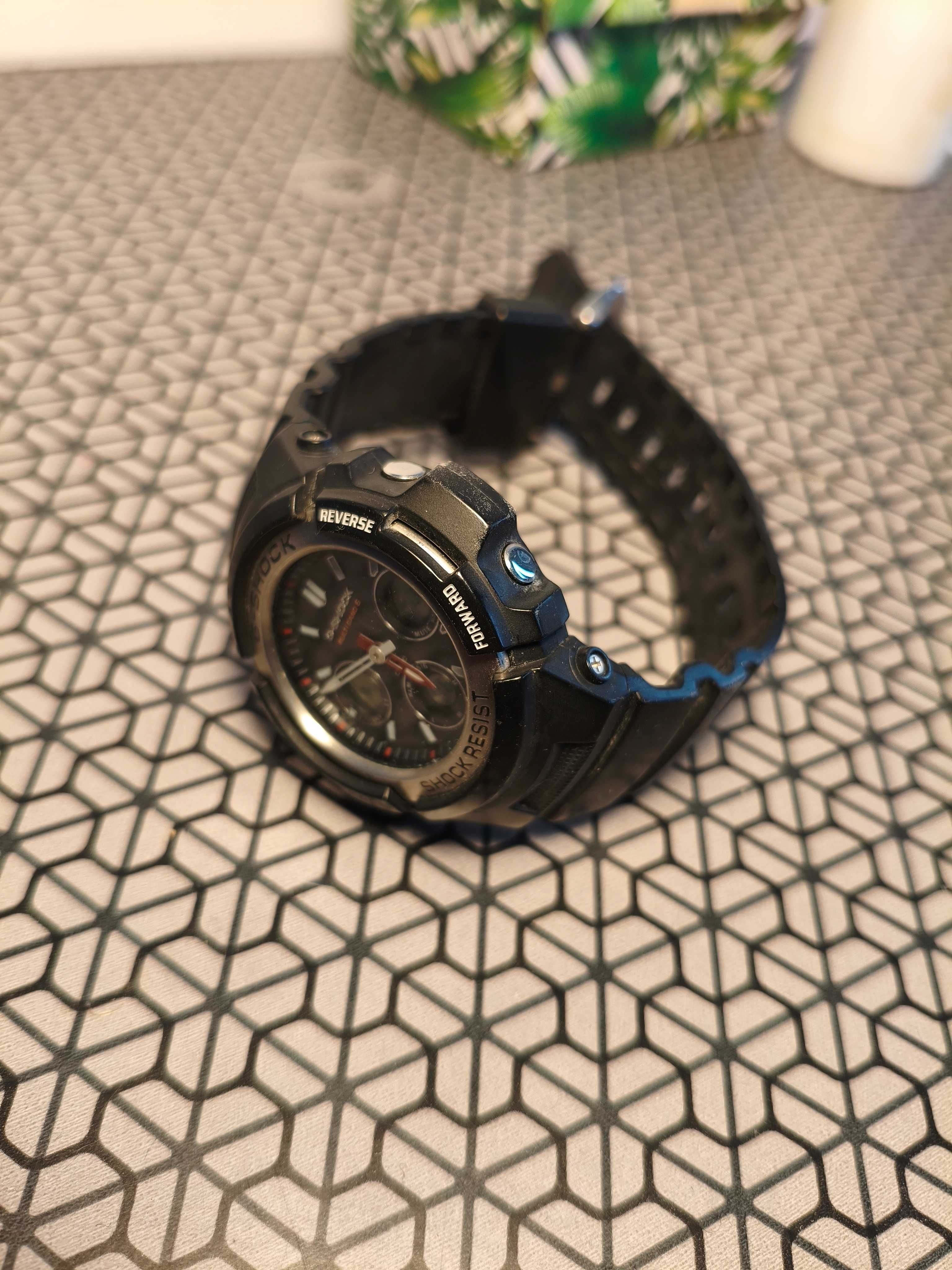 Casio G shock часовник AWG-M100-1A