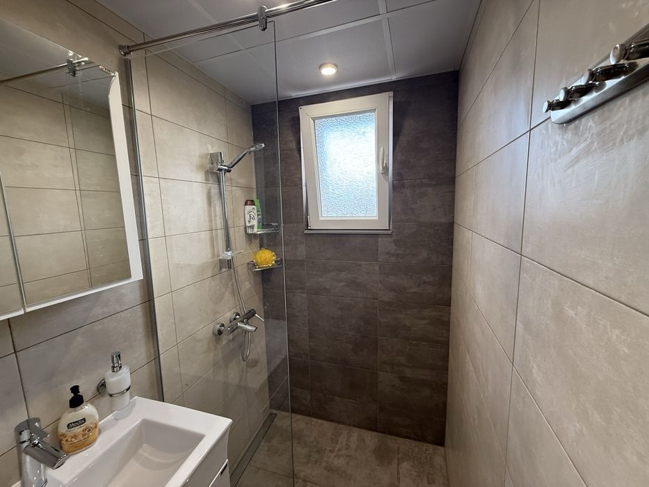 Дава се под наем Етаж от къща в Берковица - 100 кв.м за 119000 € - Снимка #22