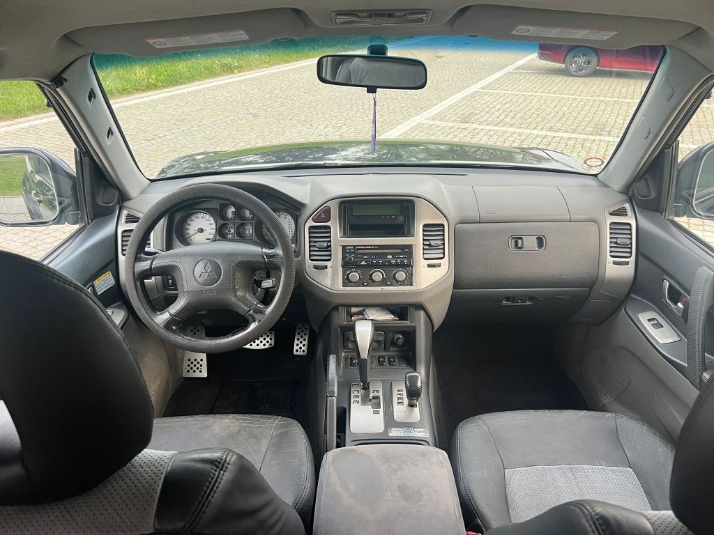 Mitsubishi Pajero recent intrat în România