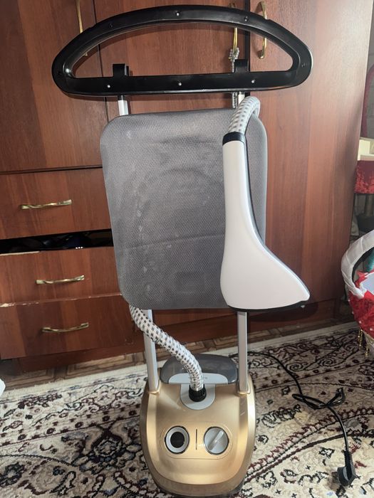 Утюг паровой  Chigo новый