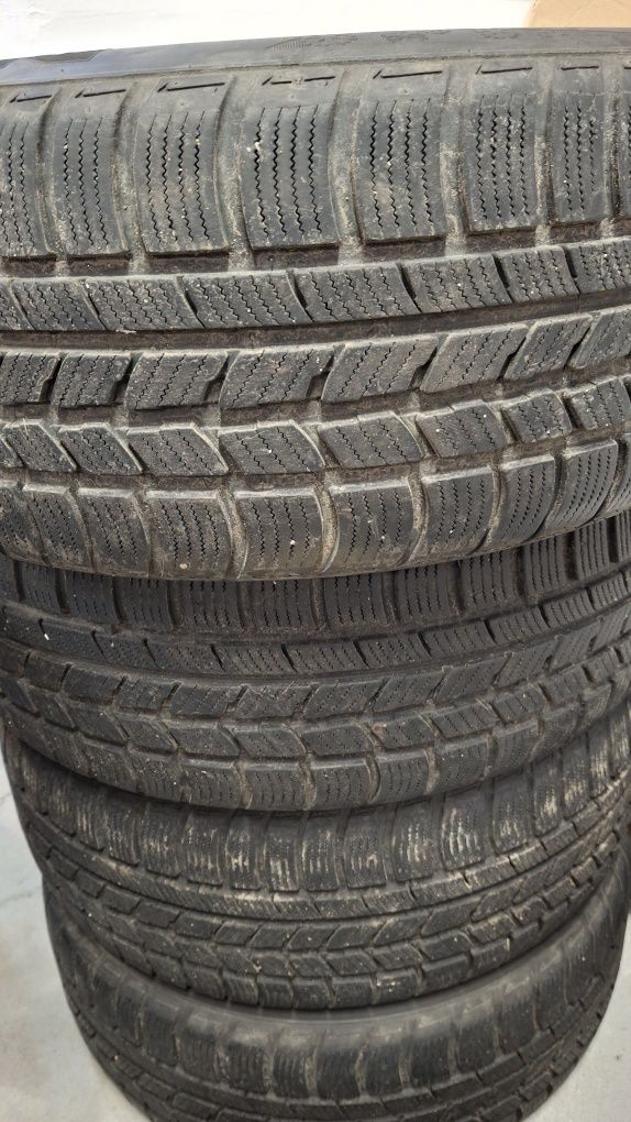 Nexen 225 55 R17 220лв 7мм зимни