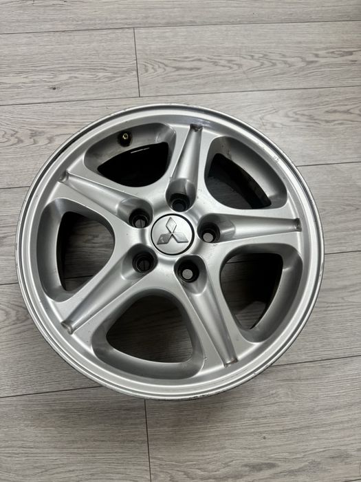 Титановые диски в хорошем состоянии в оригинале не крашенные .