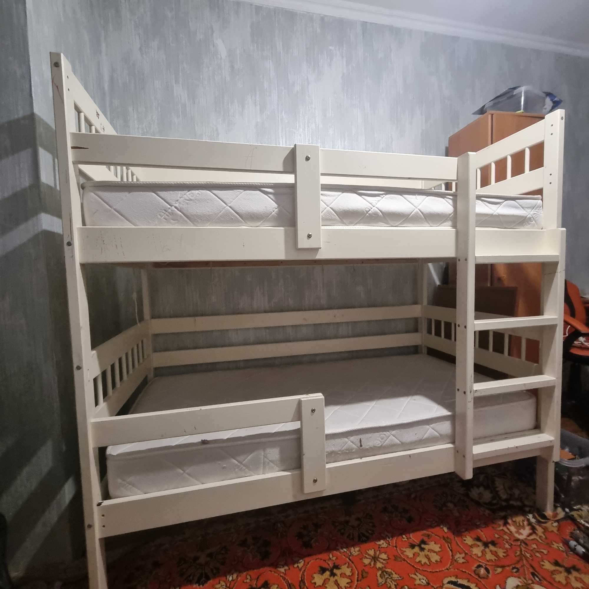 Двухярустная детская кровать