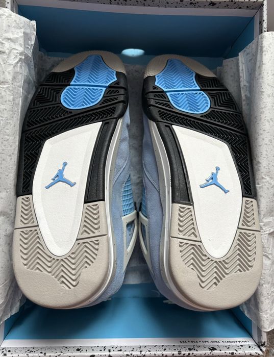 Jordan 4 university blue