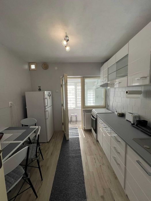 Inchiriez apartament 2 camere decomandate - centru