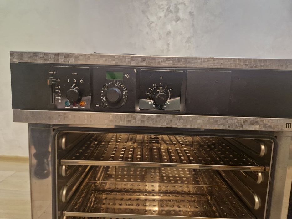 Incubator/etuva(cuptor de incalzire/uscare)Echipament de sterilizare