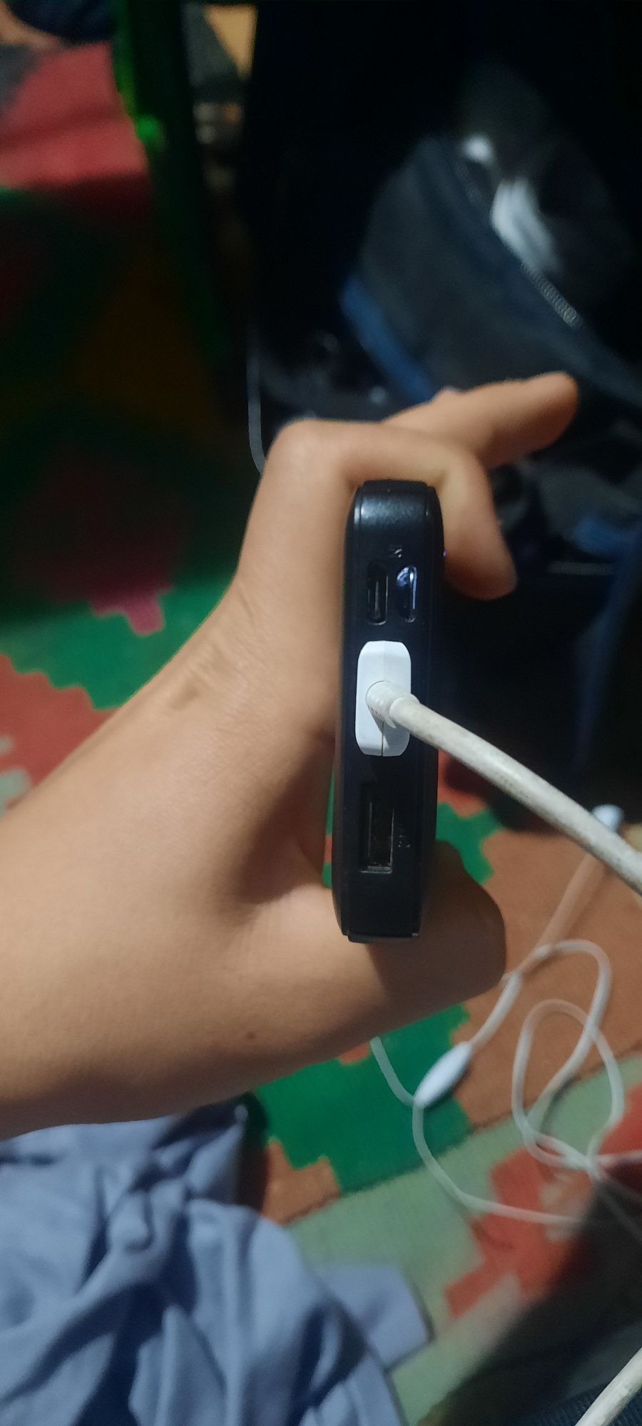 Kakusiga pover banki 10000 mAh holati yangi 1 hafta buldi olinganiga