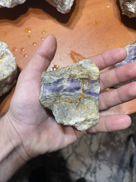 Аметист- жилест Аметист необработен