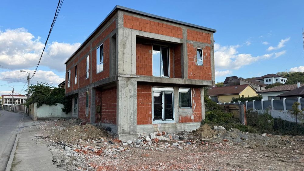 Constructie noua de vanzare