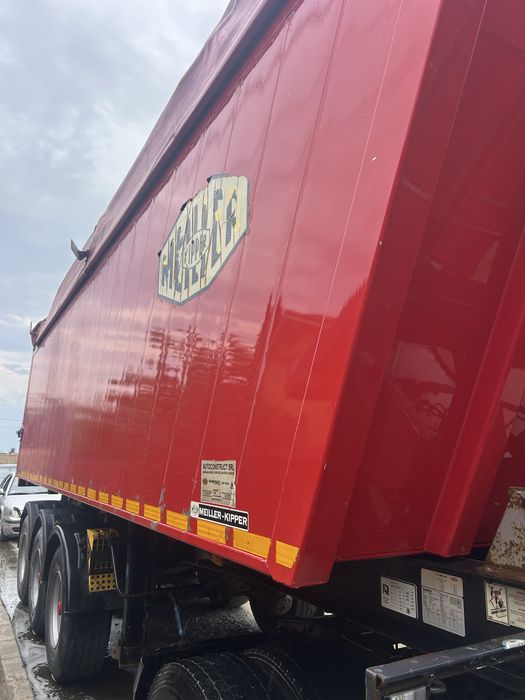 Semiremorca basculabila