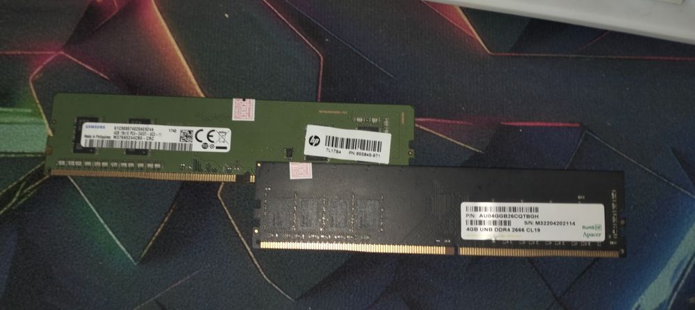 Продам 2 планки  по 4 гб