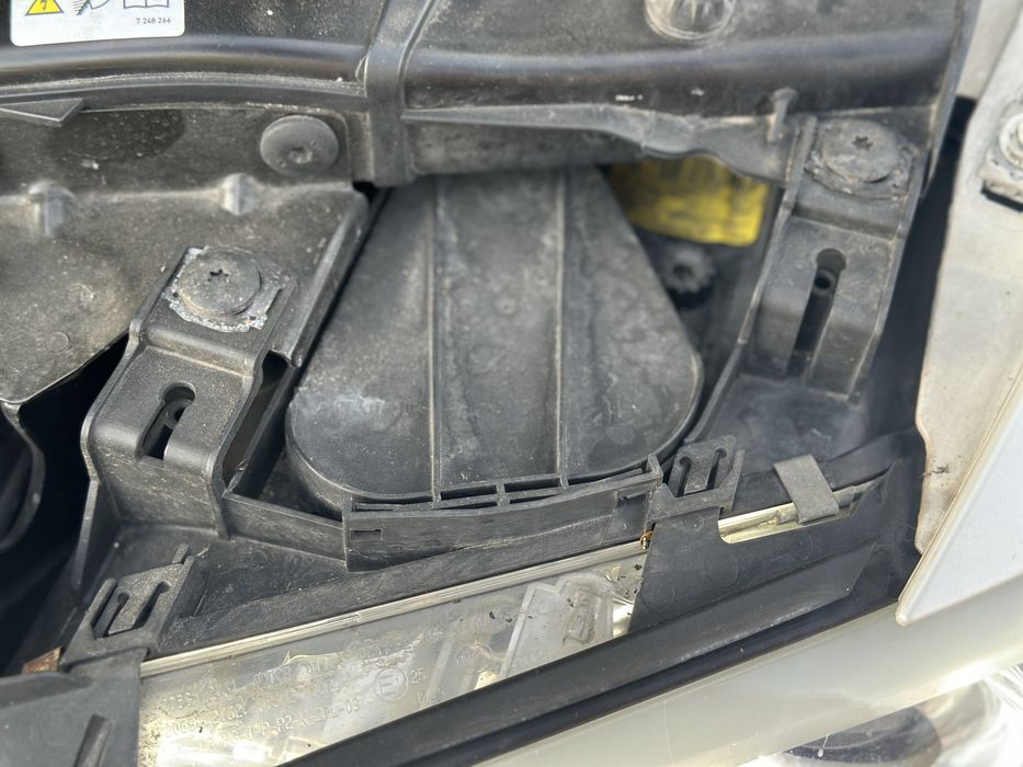 Far bmw e92 e93 lci faruri bmw bixenon bmw e92 e93 facelift