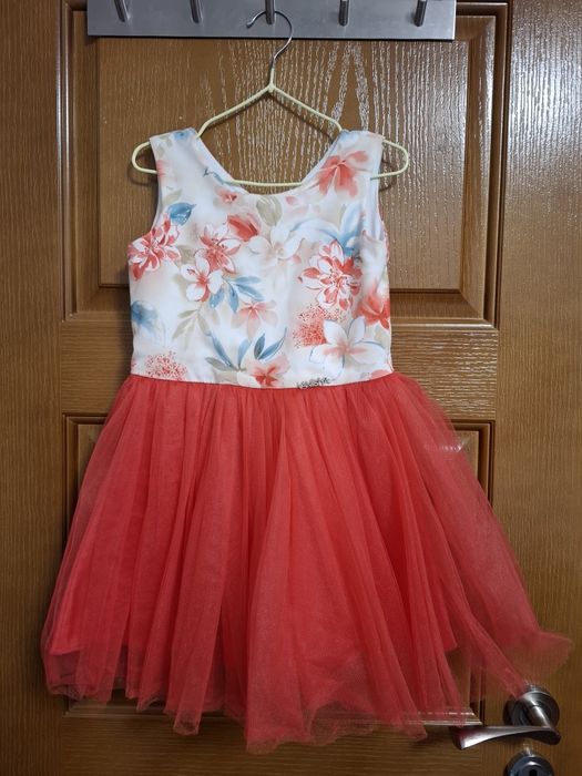 Красива официална  рокля 4-5 години,110см