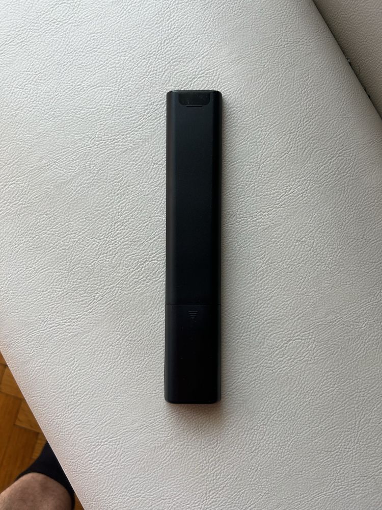 Дистанционно HiSense