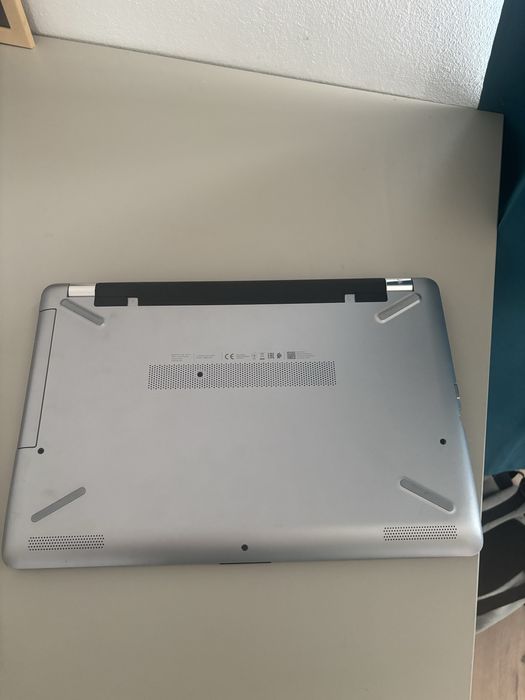 Hp 250 G6• Procesor i5-7th Gen• 8gb ram DDR4• Placa video 2gb• 1Tera