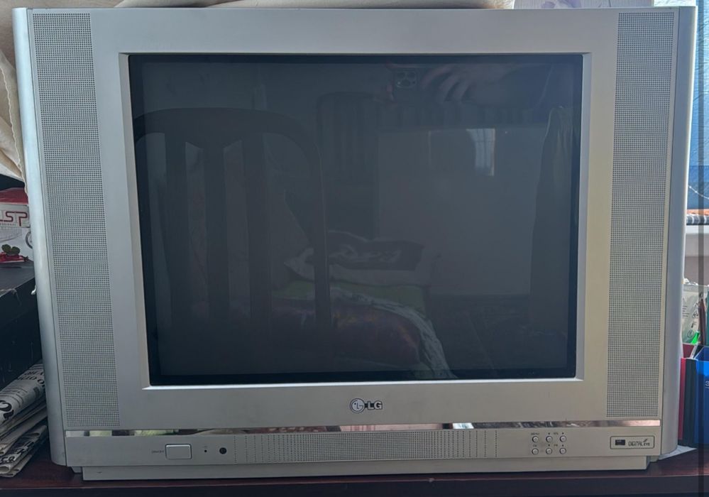 Продам телевизор LG