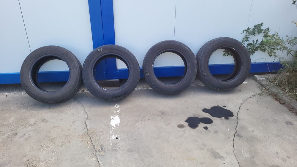 Vând set 4 Anvelope PIRELLI R17