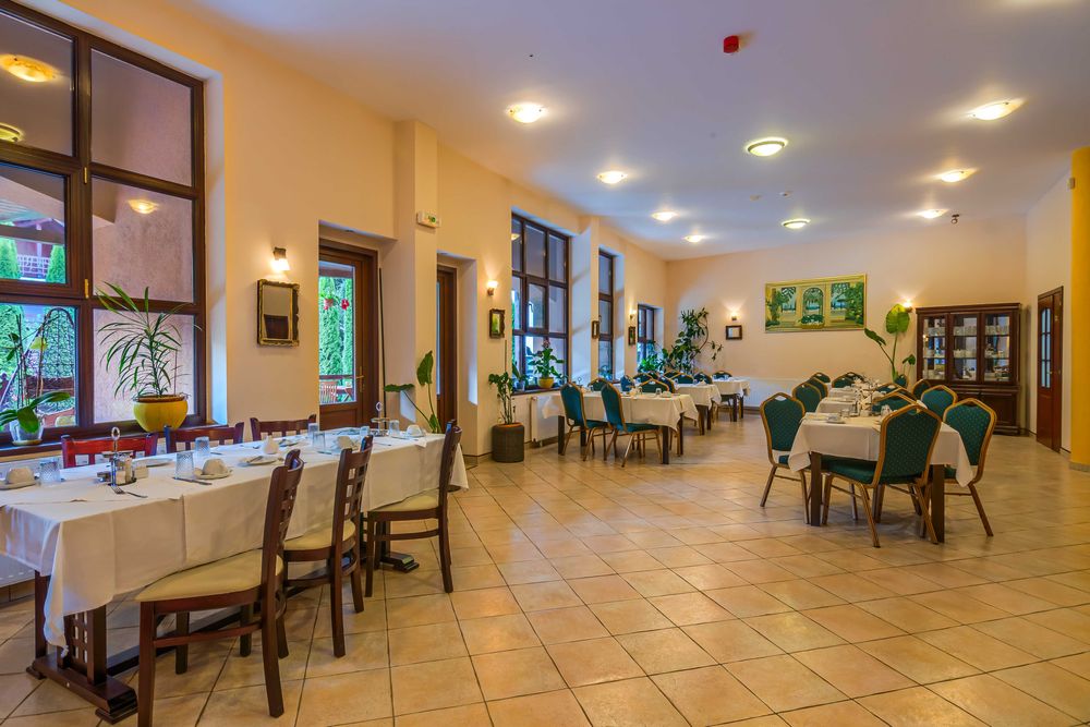 Inchiriez spatiu comercial - Poiana Brasov