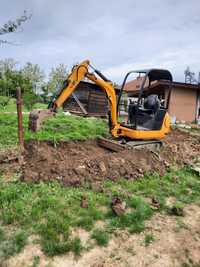 Excavator de închiriat pentru diferite lucrări