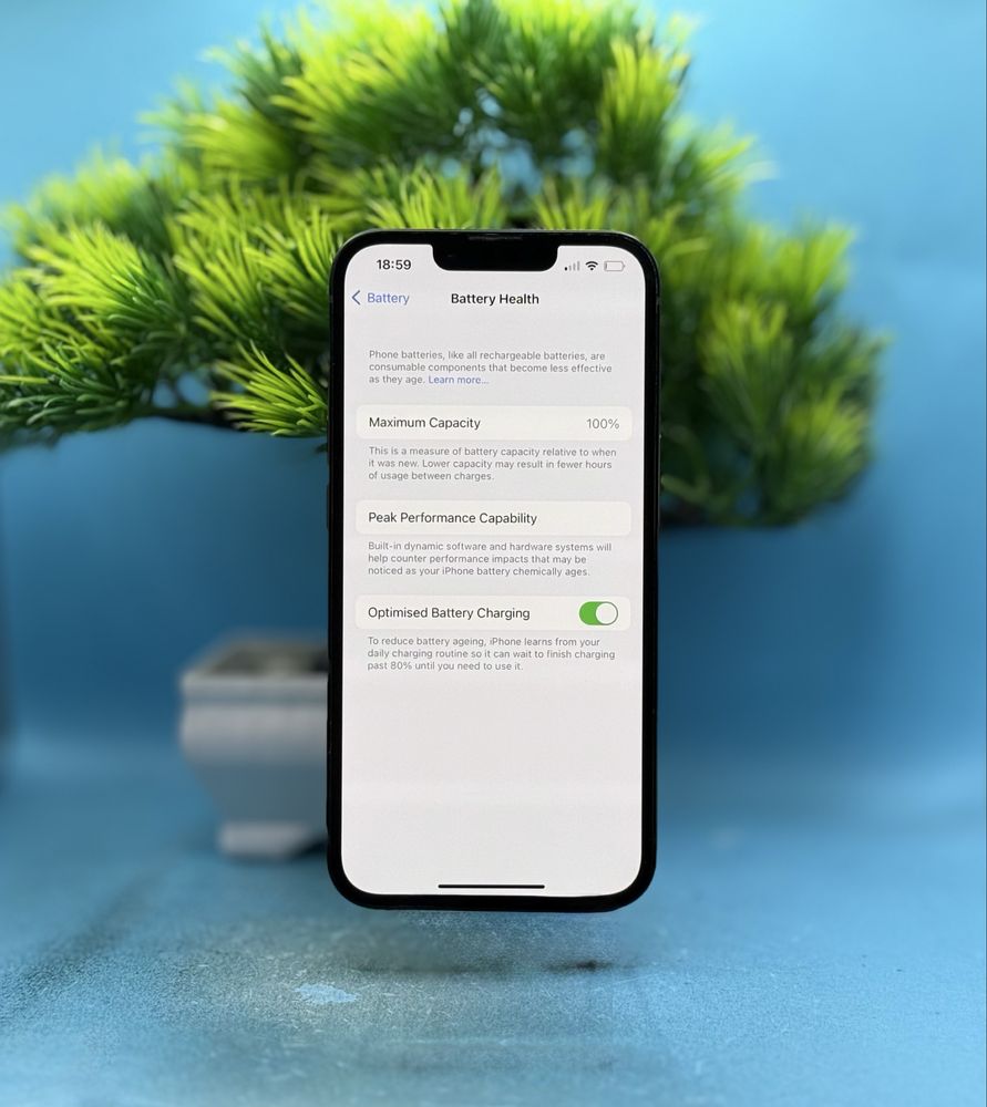 ПЕРФЕКТЕН!!! Apple iPhone 13, 128GB, 4GB RAM, 5G, Midnight