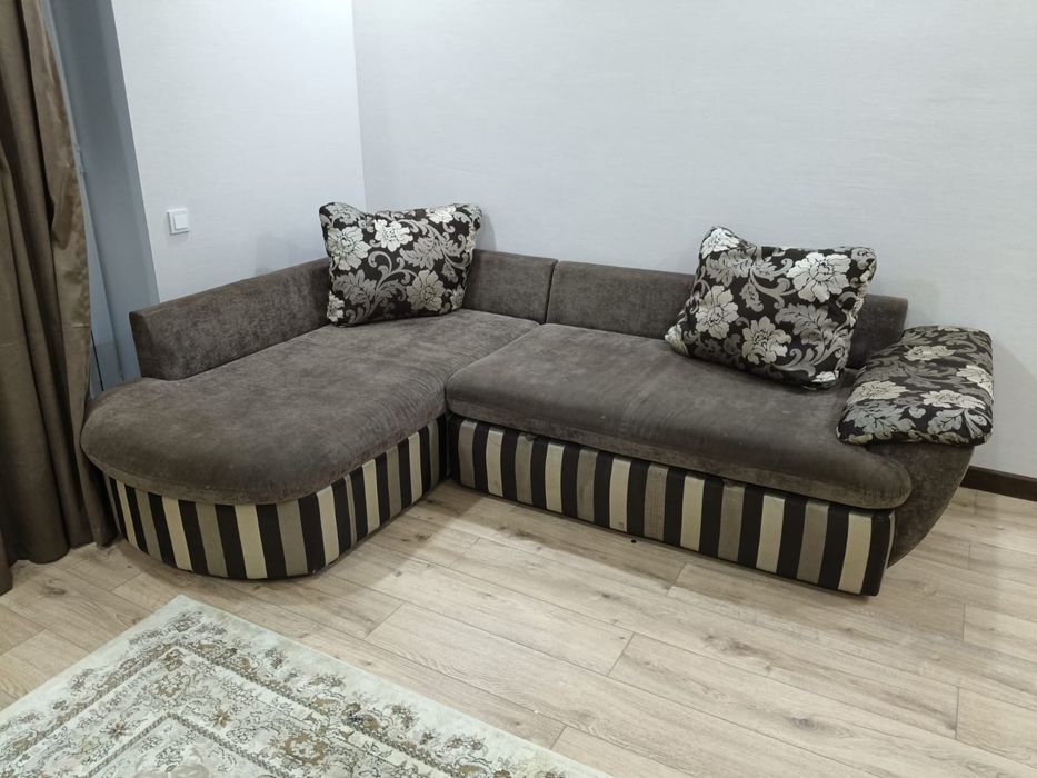 Продам Диван угловой