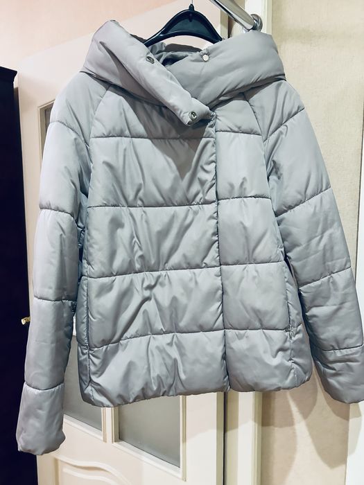 Продается женская куртка размер S