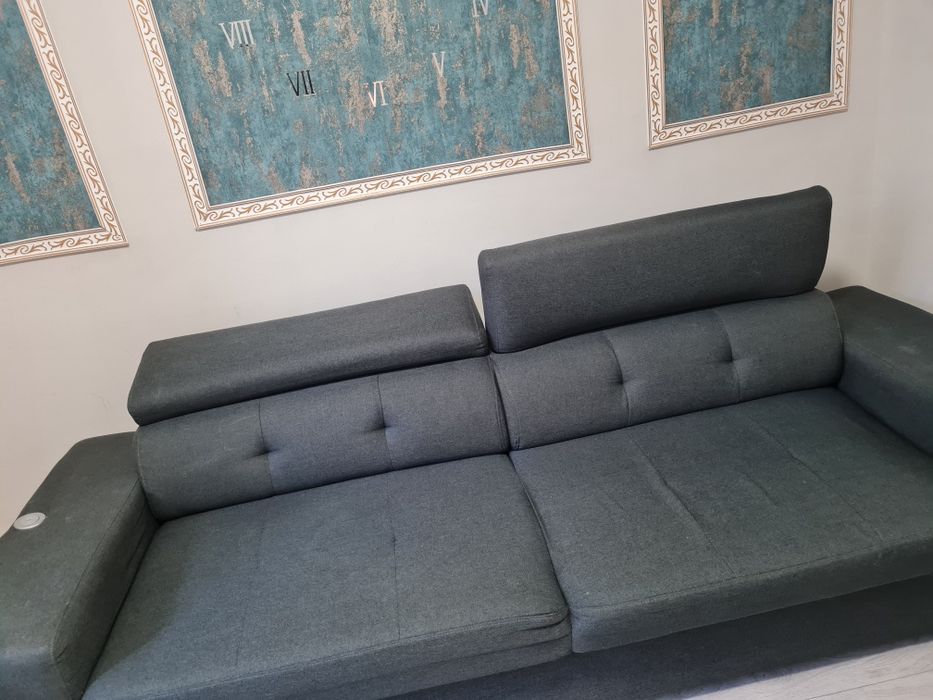 Canapea extensibila cu încărcare usb și 2 tabureti