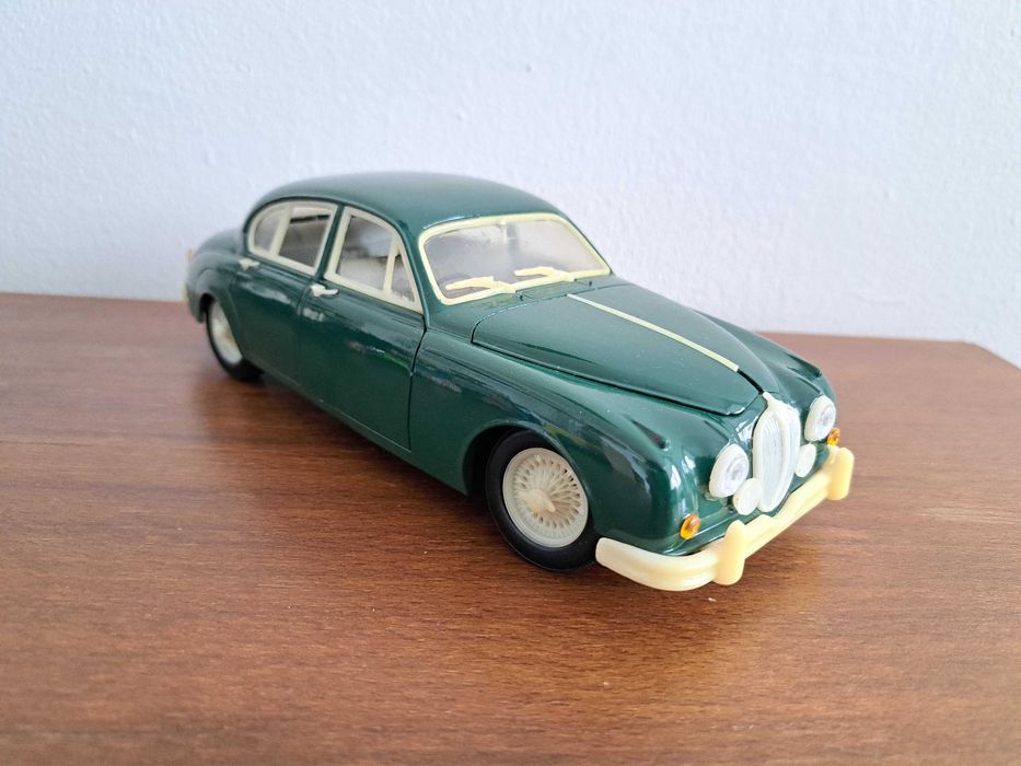 Machete la scara 1:18 Ferrari, Mercedes, Lancia, Citroen, Jaguar