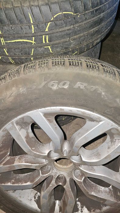 4 roti iarna cu anvelope Pirelli de la BMW X4 225/60 R17, se vand si 2