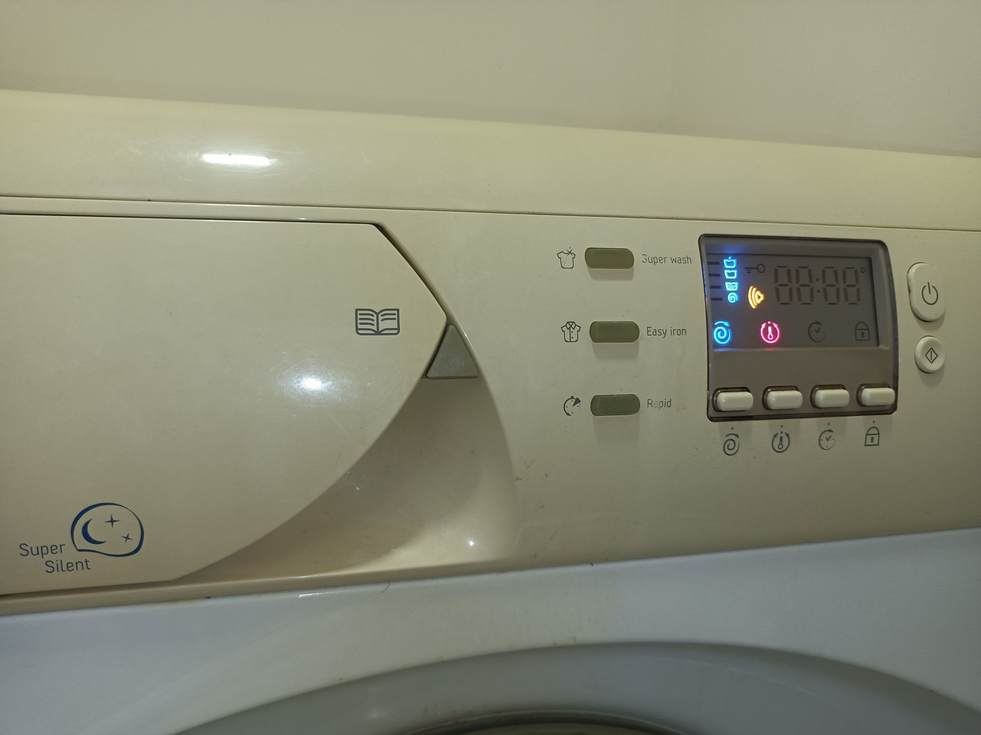 Пералня Аристон Ariston AVF129