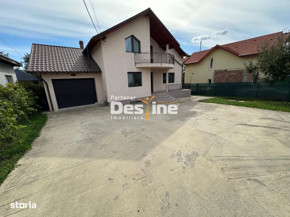 Pascani - Vila moderna, curte spatioasa, terase, garaj si demisol