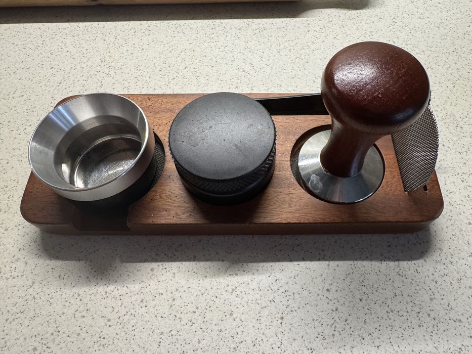 Delonghi Dedica si rasnita de cafea Tchibo