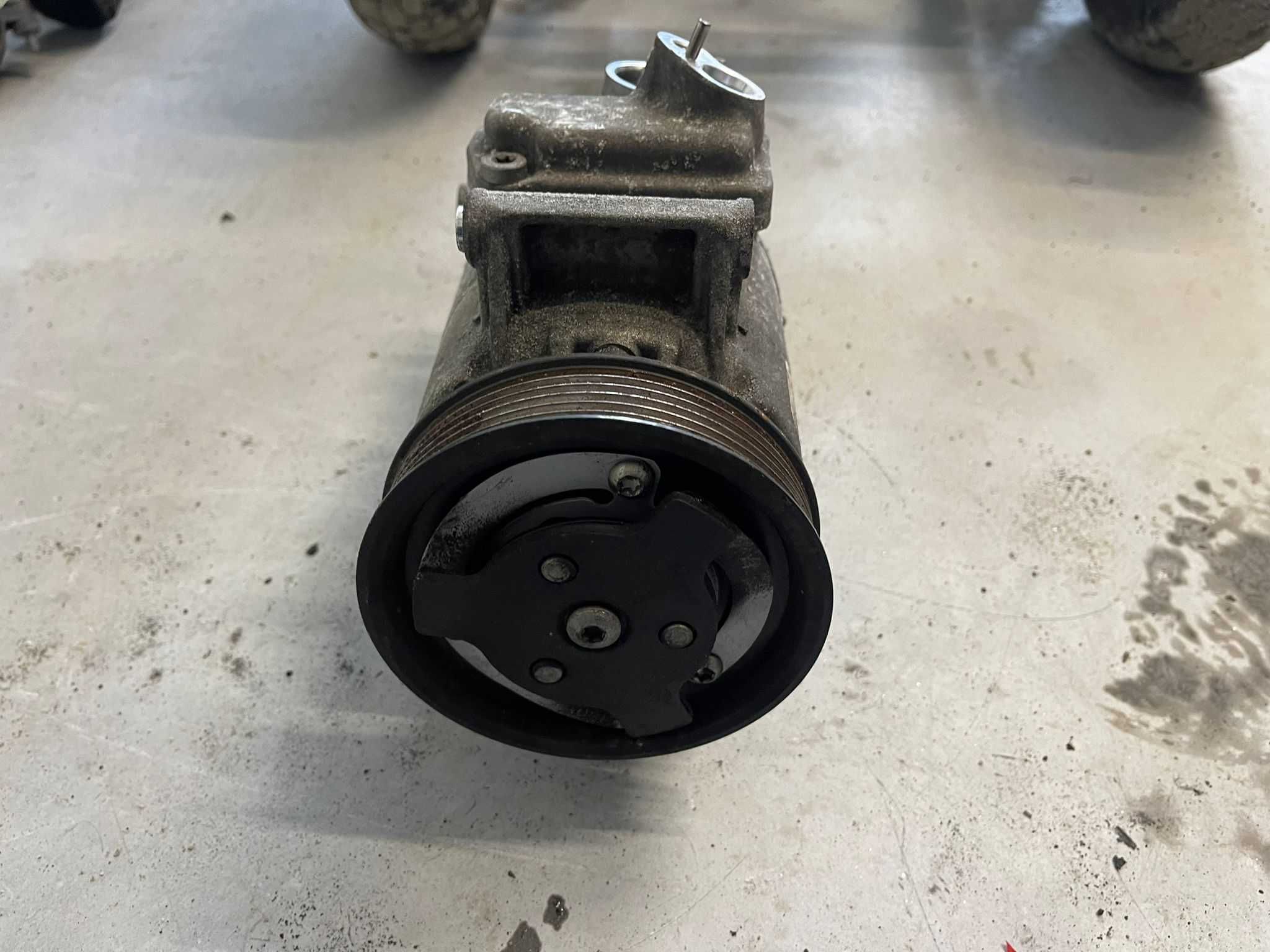 Compresor Ac VW , Audi , Seat , Skoda cod : 5N0820803A