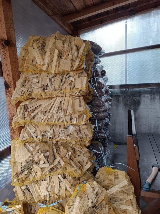 Подпалки за камини и барбекюта