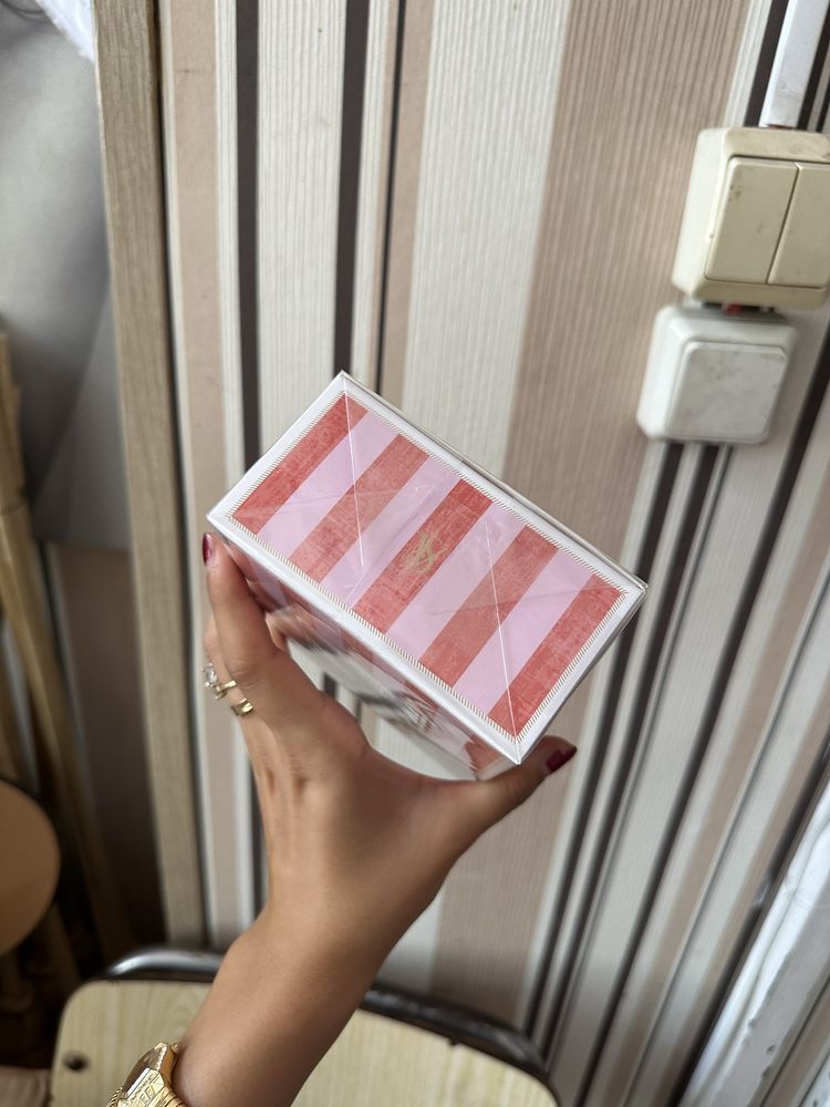 Victoria’s secret bombshell st.tropez