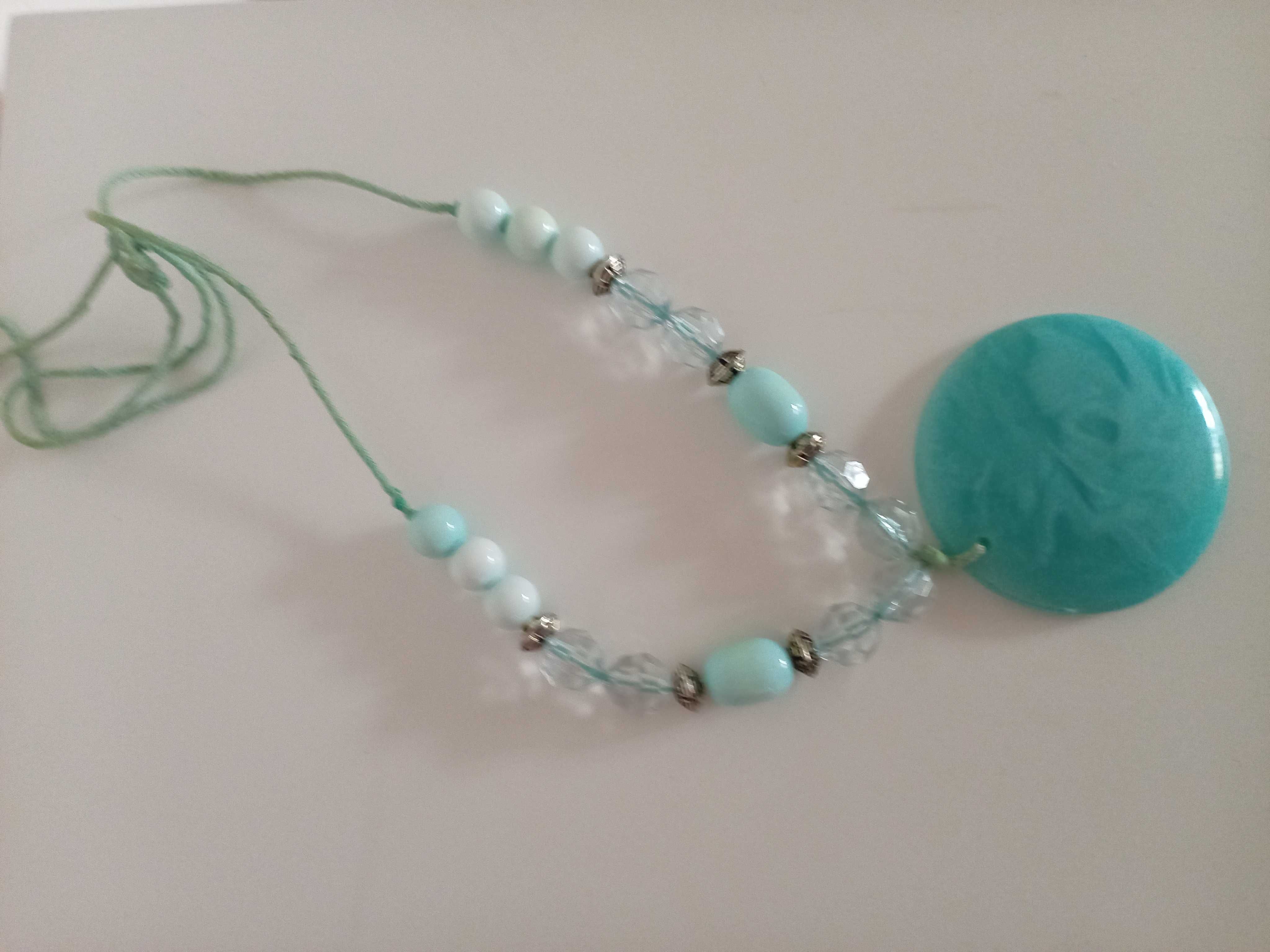 Set "Summer Vibe"(8 coliere trendy+bratara, brosa & 2 cutii bijuterii)